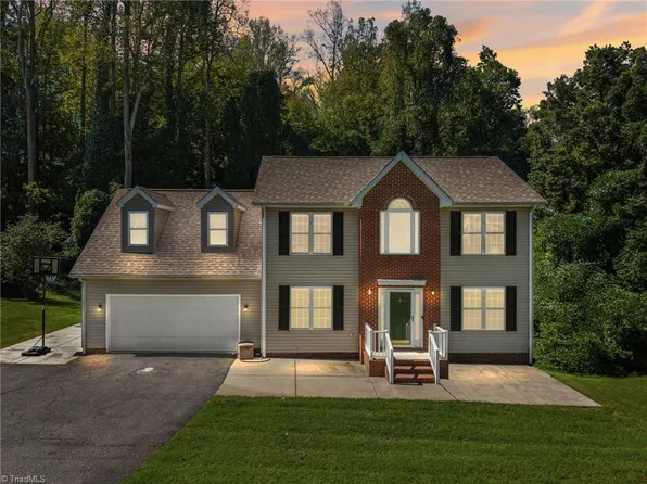 1105 Fox Hunt Ln, Reidsville, NC 27320