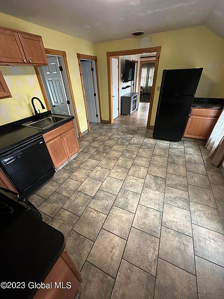 4th image of 80 Crandall Street