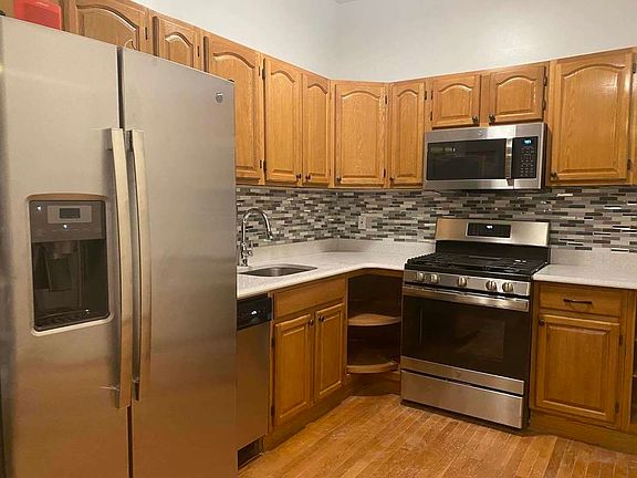 2nd image of 21 W 121st St #3P
