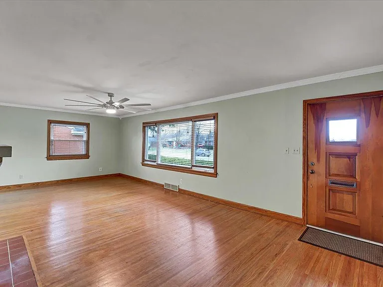 2608 Meadow Dr — Photo 13