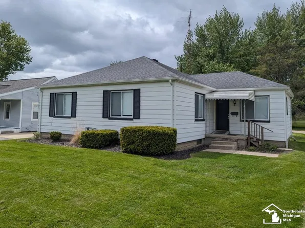 3585 Vivian Rd, Monroe, MI 48162