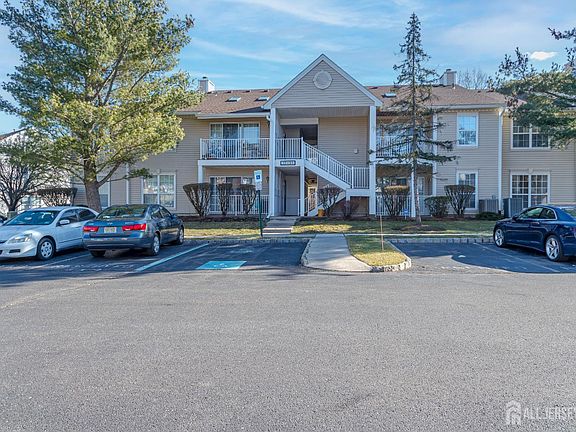 2nd image of 29 Amberly Ct