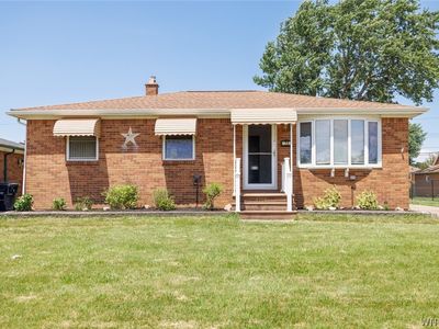 72 Della Dr, Lackawanna, NY, 14218