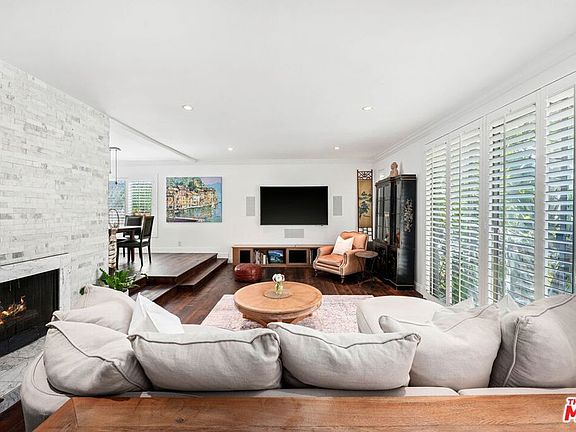 3rd image of 947 18th St APT 1