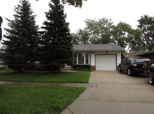 943 Hartford Ln, Elk Grove Village, IL 60007