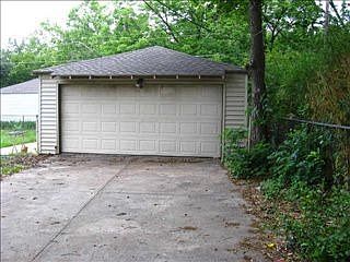 2nd image of 6434 E Lovers Ln