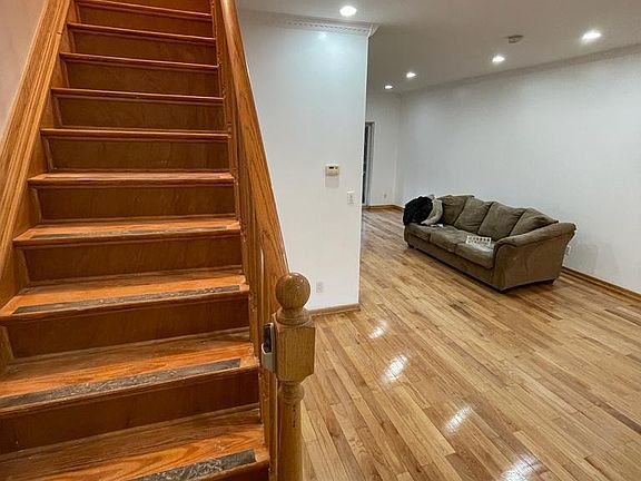 5th image of 2208 E 28th St Floor 1