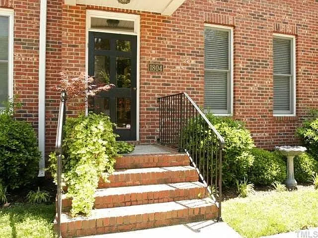 1804 Saluda Ct — Photo 2