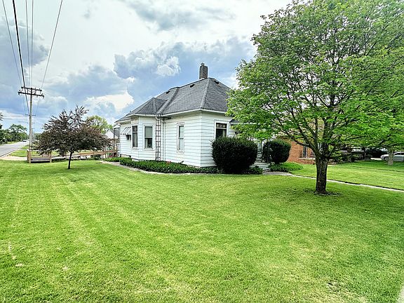 2nd image of 1315 E Broadway St