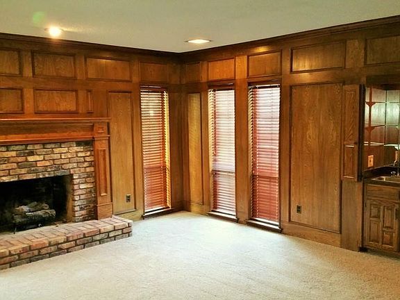 4th image of 2020 Thames Dr