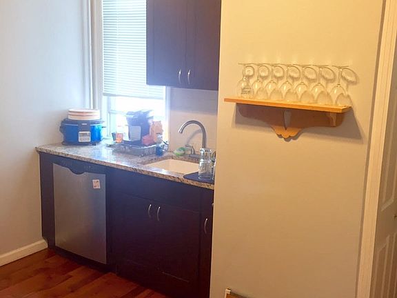 4th image of 2216 41st St APT 1L