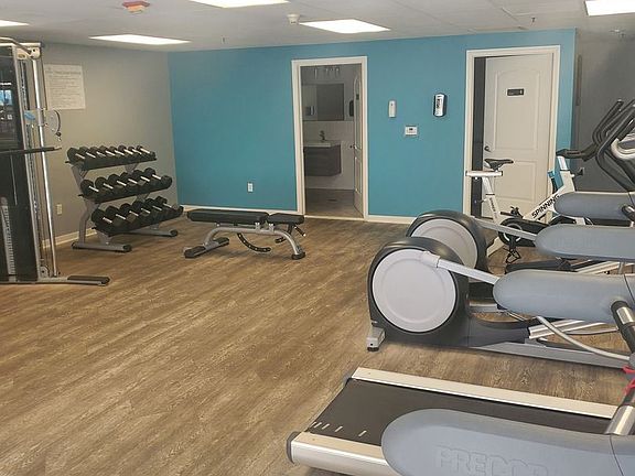 4th image of 20918 Gresham St APT 204