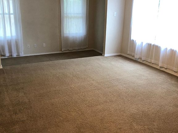 3rd image of 1343 S New Haven Ave