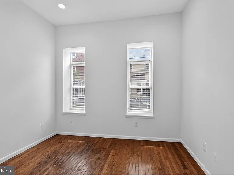 1729 W Master St #B — Photo 12