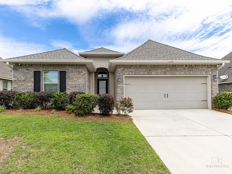 660 Turquoise Dr — Photo 1
