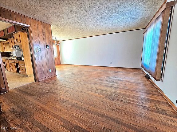4th image of 5507 Hollywood Dr