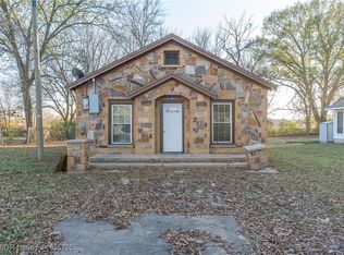 450 W 2nd St, Booneville, AR 72927