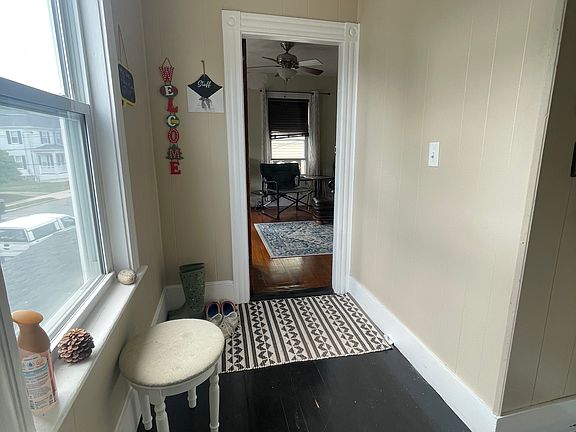 4th image of 11 1/2 Winthrop Ave Floor 2