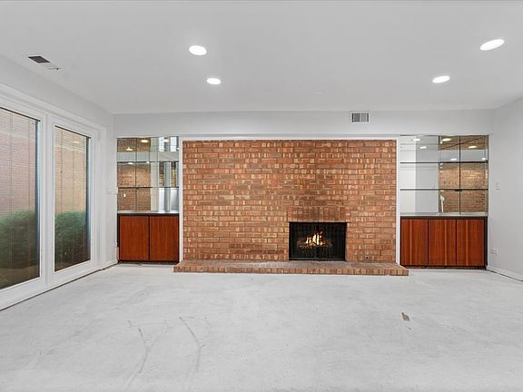 4th image of 334 W Barry Ave APT B