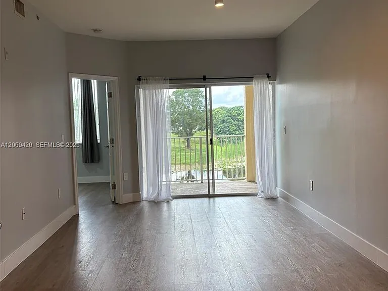 2100 Greenview Shores Blvd #513 — Photo 12
