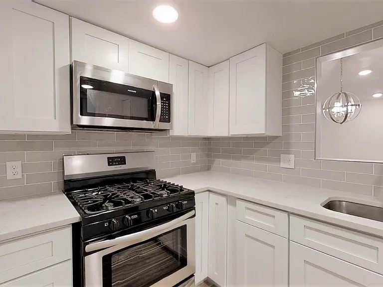 1913 Hearthstone Dr #C — Photo 2
