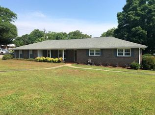 2 Oakdale Dr, Cartersville, GA 30120