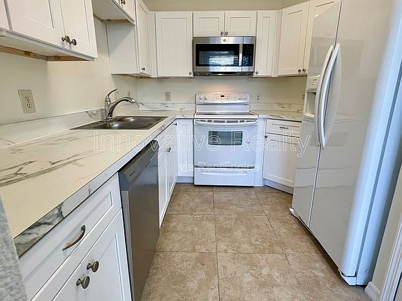 5th image of 2482 Temple Grove Ln