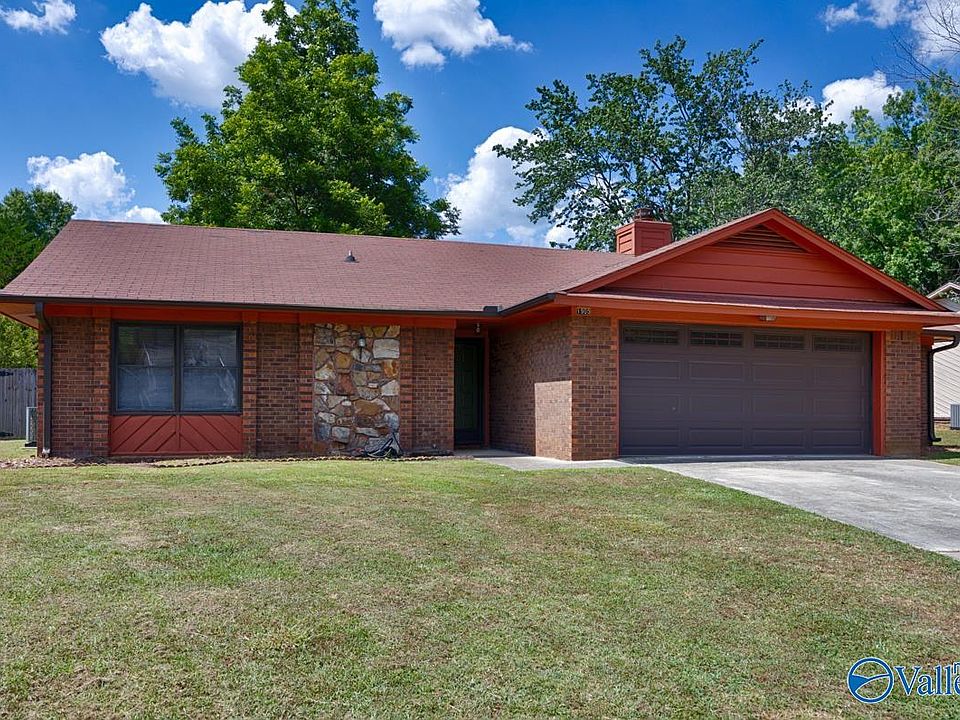 1st image of 1905 Spanish Oaks Dr SE