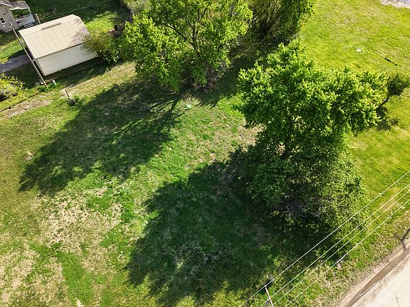 3rd image of 704 Lincoln Ave