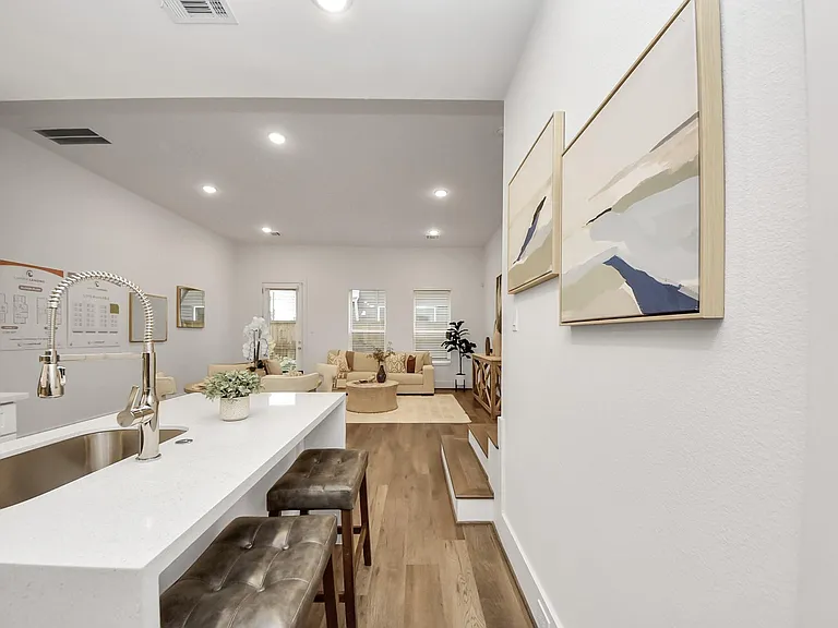 7504 Carver Rd #D — Photo 16
