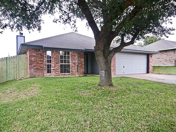 2nd image of 2803 Hemlock Dr