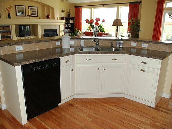 Kitchen Island/Bar