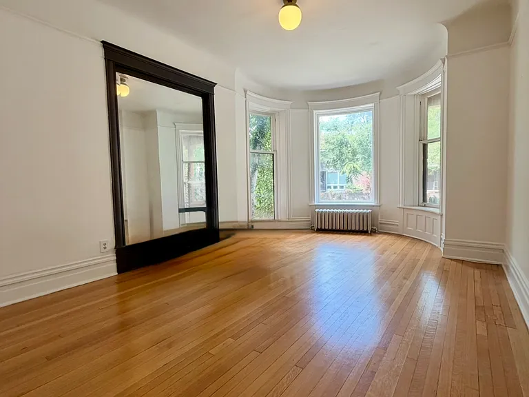5135 S Dorchester Ave #1 — Photo 2