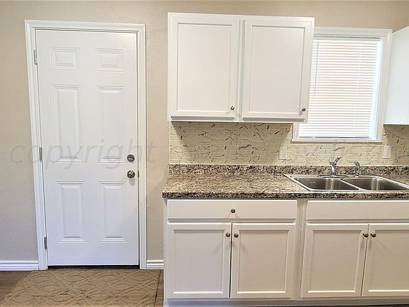 3rd image of 720 E 16th Ave