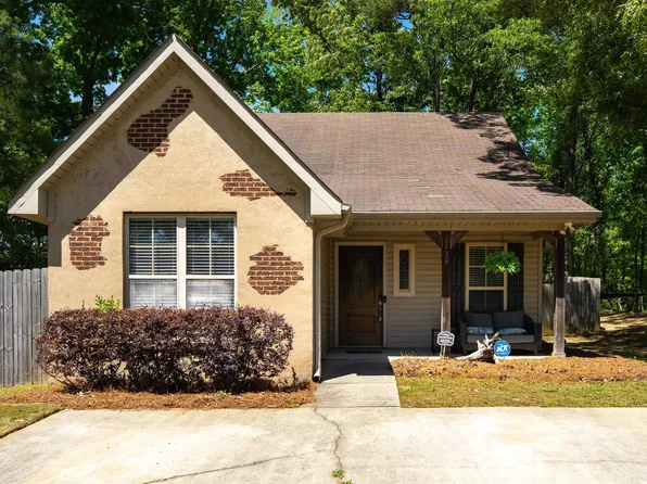 9538 Brook Forest Cir, Helena, AL 35080