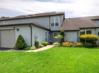 3 East Knl, Rhinebeck, NY 12572