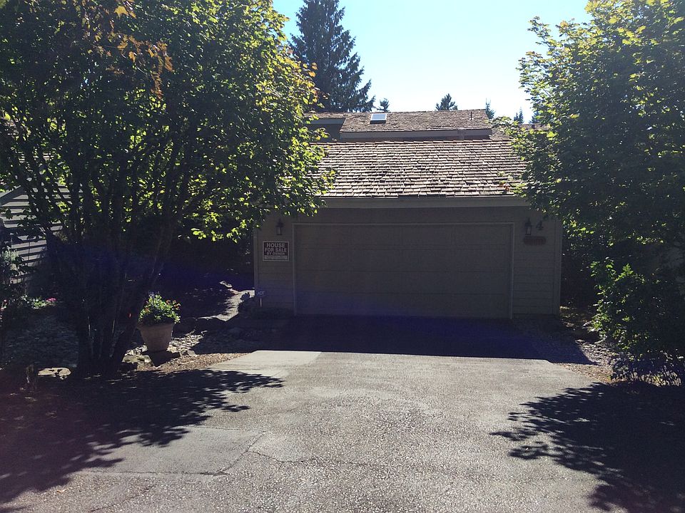 1st image of 15800 Village Green Dr Unit 4