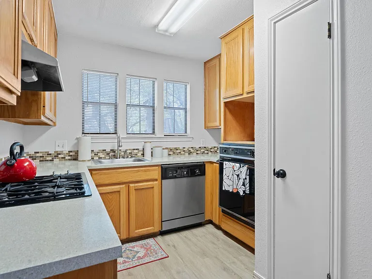 6513 Cat Creek Trl — Photo 13