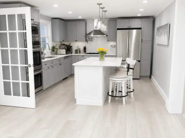 (undisclosed Address), Oceanside, NY 11572