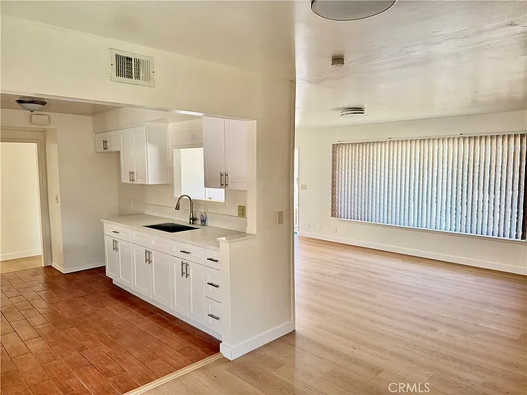 835 W Spruce St — Photo 10