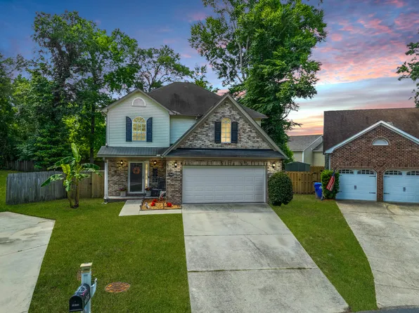 7805 Sabalridge Dr, North Charleston, SC 29418