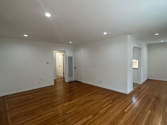 3rd image of 221 N El Camino Real APT A