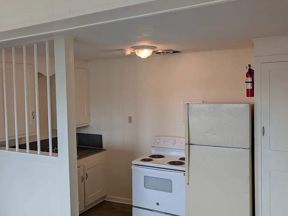 10 Chapel St #1