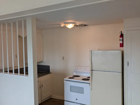 10 Chapel St APT 1, Newmarket, NH 03857