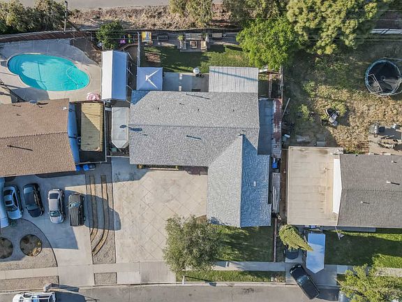 3rd image of 2739 Hollister St