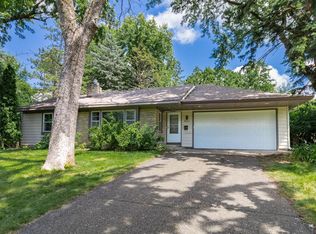 201 Turnpike Rd, Golden Valley, MN 55416
