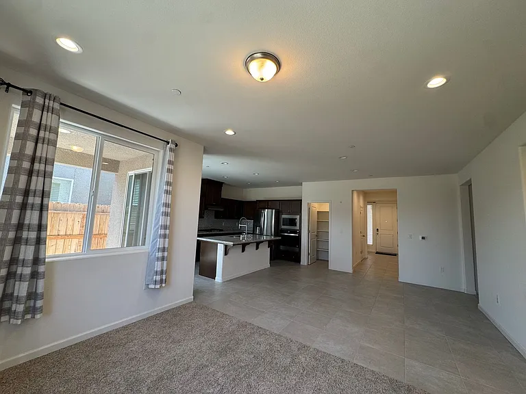 1267 Las Rosas Ave — Photo 4