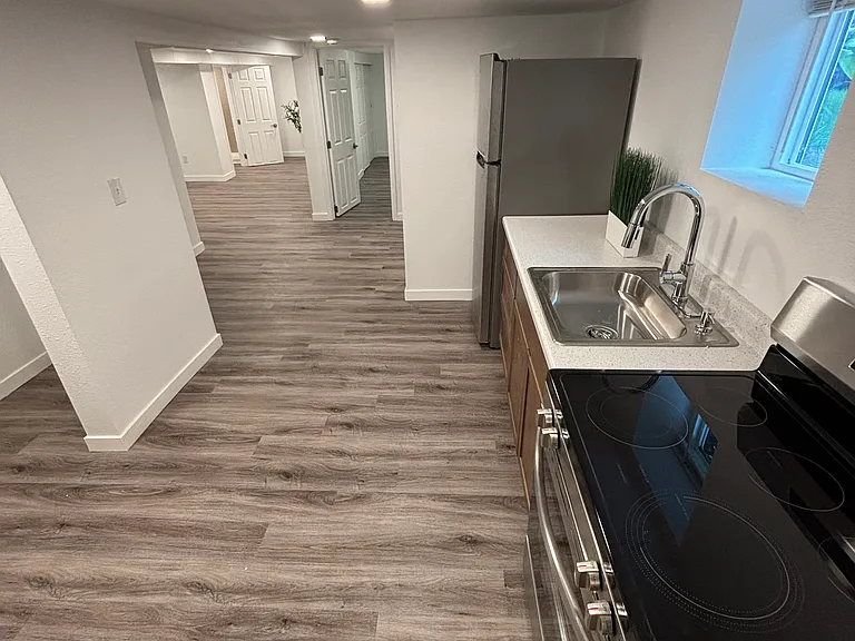 Full kitchen
