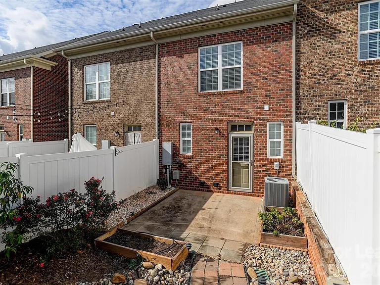 11177 Cedar Walk Ln — Photo 24