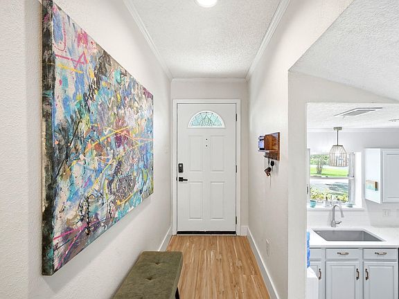 5th image of 20247 Lana Ln